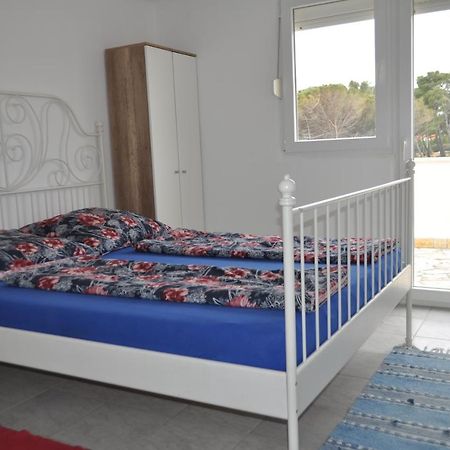 Familien Ferienhaus Vir Croatia 150M Strand Restaurant Einkaufen Bagian luar foto