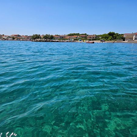 Familien Ferienhaus Vir Croatia 150M Strand Restaurant Einkaufen Bagian luar foto