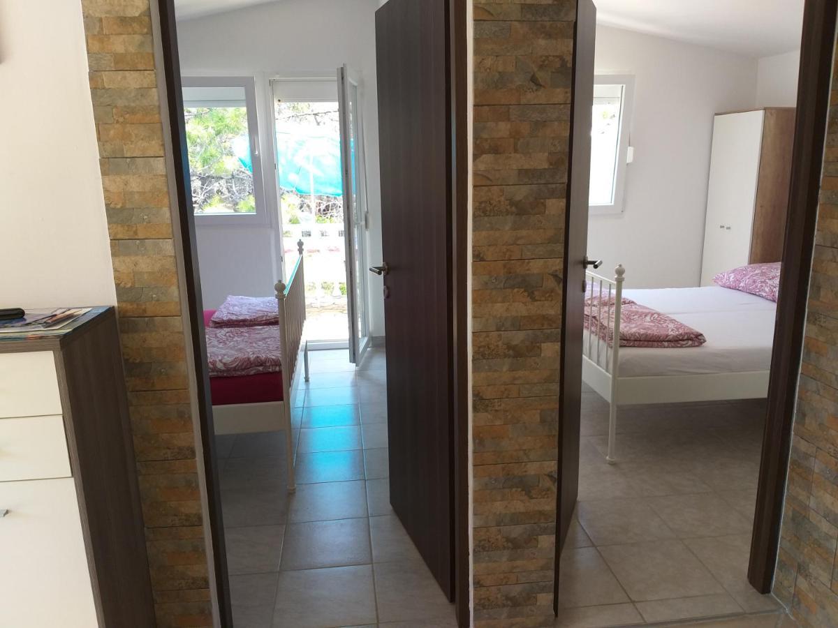 Familien Ferienhaus Vir Croatia 150M Strand Restaurant Einkaufen Bagian luar foto