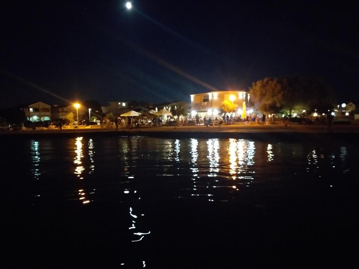 Familien Ferienhaus Vir Croatia 150M Strand Restaurant Einkaufen Bagian luar foto