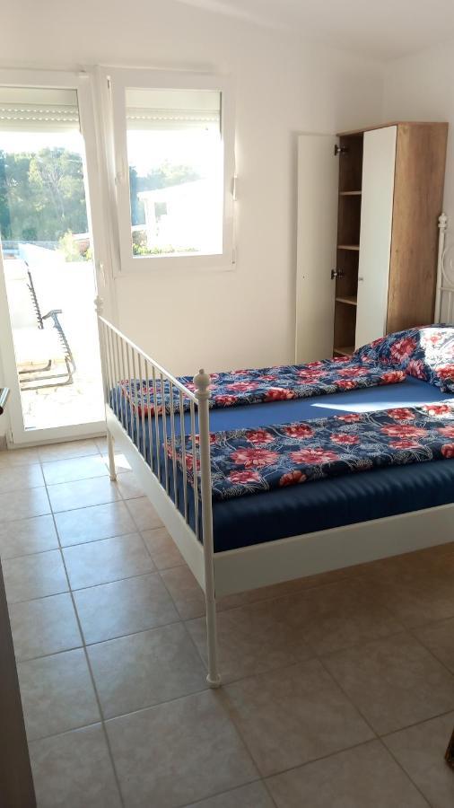 Familien Ferienhaus Vir Croatia 150M Strand Restaurant Einkaufen Bagian luar foto