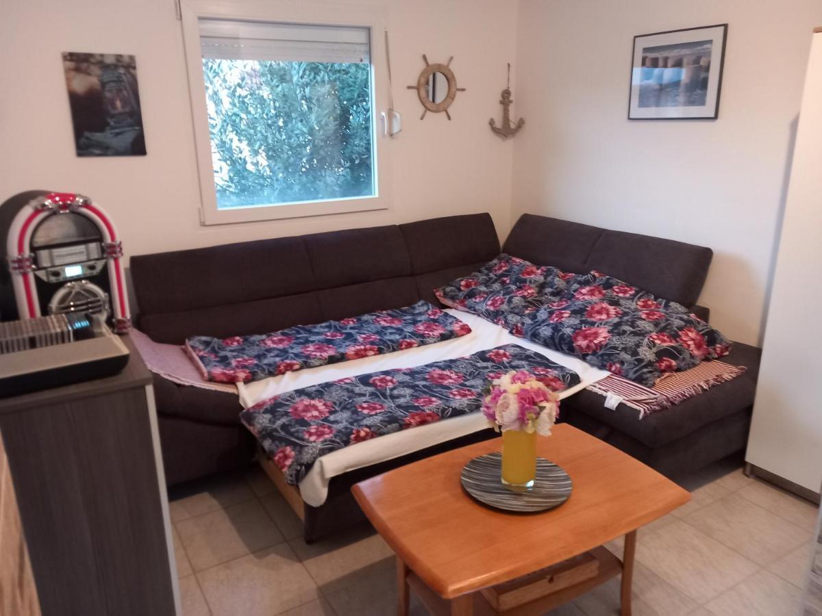 Familien Ferienhaus Vir Croatia 150M Strand Restaurant Einkaufen Bagian luar foto